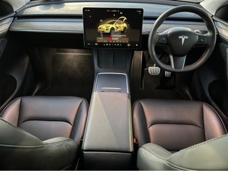 2024 Tesla Model Y - thumbnail 13