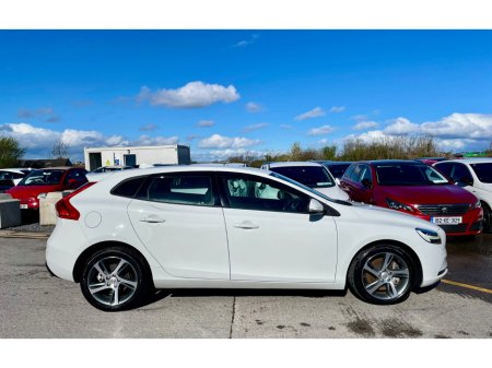 2019 Volvo V40 - thumbnail 4