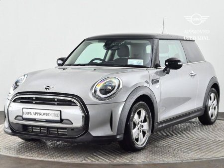 2024 MINI Hatch 3-Door Cooper Classic €29,900 thumbnail