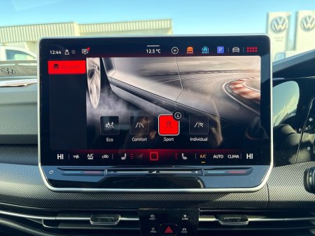 2026 Volkswagen Golf *DEMO* GTI 2.0 TSI 265HP €62,975 thumbnail