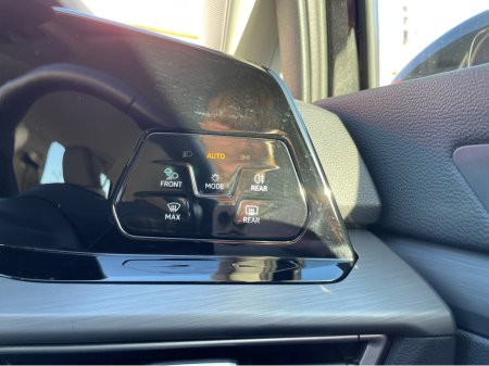 2024 Volkswagen Golf STYLE 2.0 TDI 115HP 5DR €31,888 thumbnail