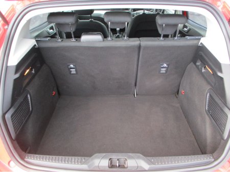 2019 Ford Focus - thumbnail 7