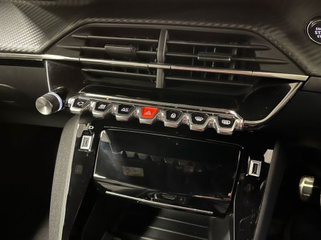 2022 Peugeot 2008 Allure Premium+ EV 136PS - Reversing Camera - Sat Nav - Climate Control - Cruise Control - Apple CarPlay/Android Auto €21,950 thumbnail