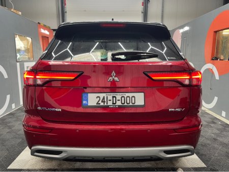 2024 Mitsubishi Outlander - thumbnail 3