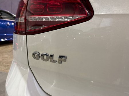 2017 Volkswagen Golf - thumbnail 11