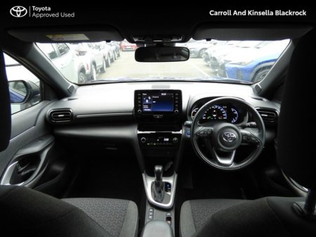 2022 Toyota Yaris Cross Hybrid Luna Sport €27,950 thumbnail