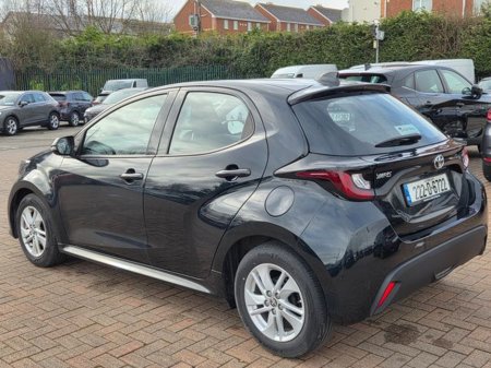 2022 Toyota Yaris - view 3