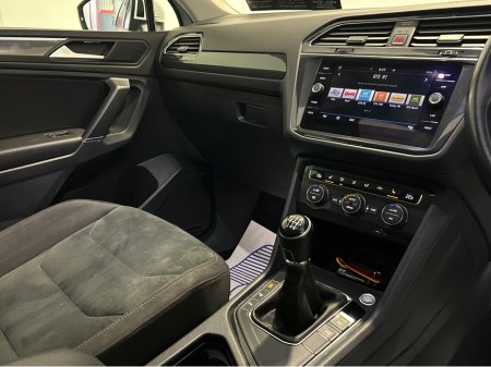 2020 Volkswagen Tiguan Allspace A7 HIGHLINE 2.0 TDI ALLSPACE MANUAL 6SPEED FWD 150 5DR €34,900 thumbnail