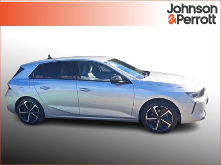 2025 Opel Astra Elegance 1.2 130hp 6-speed manual MY25 €33,900 thumbnail