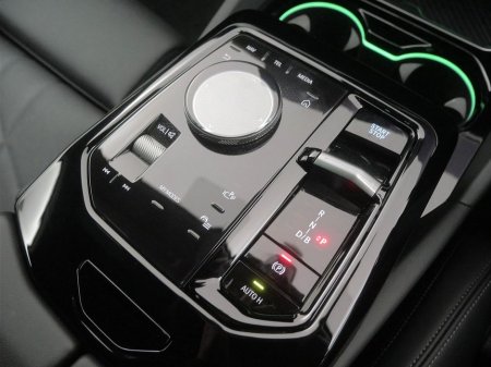 2025 BMW i5 - thumbnail 10