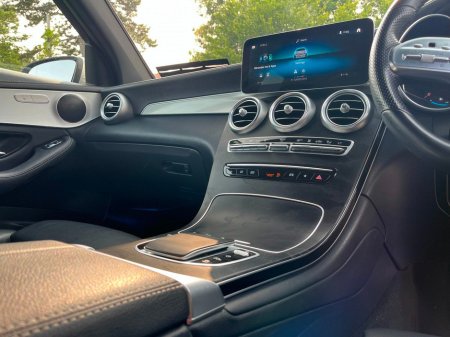 2021 Mercedes-Benz GLC Class 300DE AMG LINE PREMIUM 4MATIC €39,995 thumbnail
