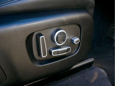 2025 Land Rover Range Rover Velar - thumbnail 17