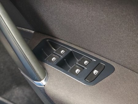 2018 Volkswagen Golf - thumbnail 6