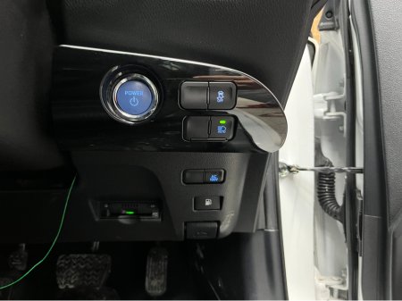 2017 Toyota Prius €21950 2022 TOYOTA PRIUS S 1.8 AUTOMATIC / CRUISE CONTROL AND MORE €21,950 thumbnail