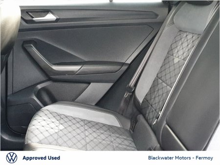2023 Volkswagen T-Roc 2.0TDI 116BHP R-LINE WITH REAR VIEW CAMERA AND WINTER PACK €31,950 thumbnail