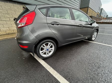 2016 Ford Fiesta - thumbnail 8