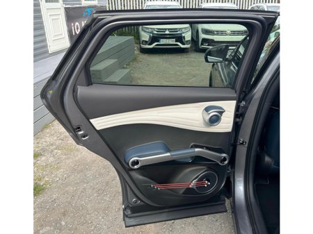 2023 BYD ATTO 3 Design LOW MILEAGE (5917) €28,995 thumbnail