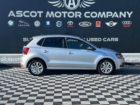 2015 Volkswagen Polo - view 4