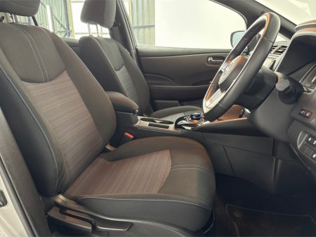 2023 Nissan Leaf PREMIUM 40KW**HEATED FRONT SEATS**HEATED MULTIFUNCTIONAL STEERING WHEEL**SEMI DIGITAL DASH**TOUCHSCREEN BLUETOOTH MEDIA**NAVIGATION**REVERSE CAMERA**PARKING SENSORS**ECO MODE**CRUISE CONTROL €17,995 thumbnail