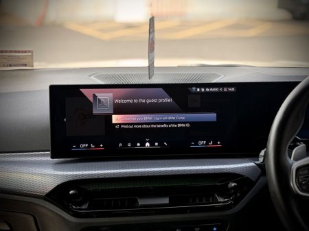 2025 BMW 3 Series - thumbnail 15