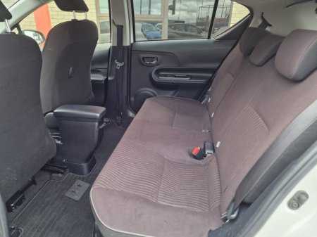 2017 Toyota Aqua - photo 12