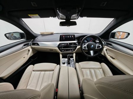 2019 BMW 5 Series - thumbnail 4