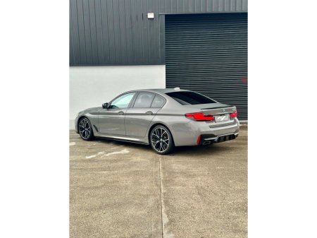 2021 BMW 5 Series - thumbnail 4