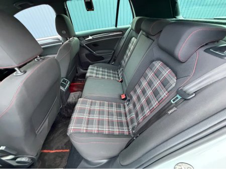 2017 Volkswagen Golf - thumbnail 34