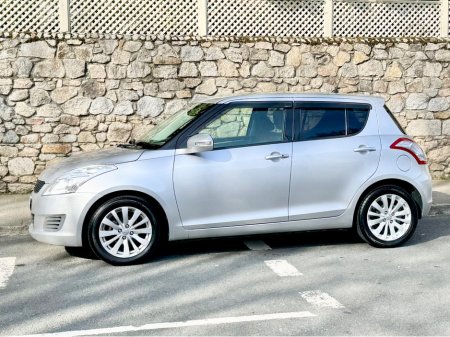 2013 Suzuki Swift - thumbnail 4