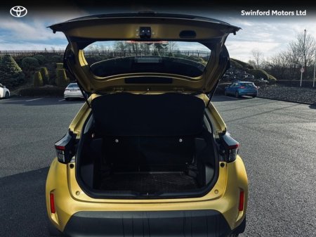 2022 Toyota Yaris Cross CR CROSS LUNA 4DR AUTO €24,500 thumbnail