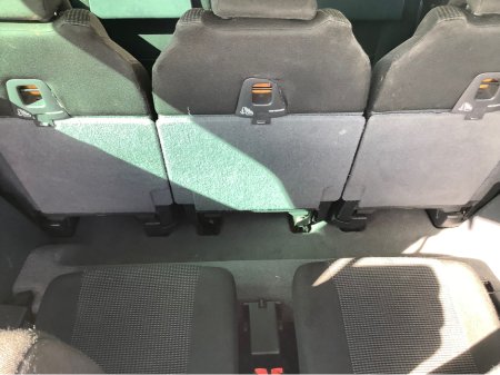 2010 Peugeot 5008 - thumbnail 4