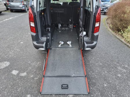 2025 Peugeot Rifter - thumbnail 11