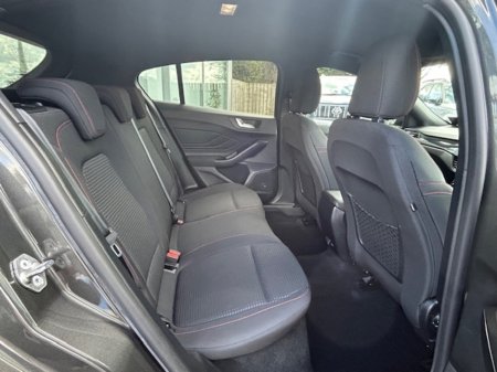 2021 Ford Focus - thumbnail 12