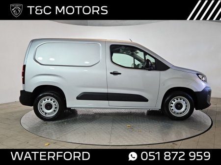 2025 Peugeot Partner Pro Plus, Automatic with Comfort Pack €31,495