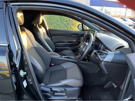 2020 Toyota C-HR SOL AUTOMATIC HYBRID 1.8 PETROL //LOW MILES//HIGH SPEC//HALF LEATHER SEATS//KEYLESS ENTRY//360 PARKING CAMERAS//ADAPTIVE CRUISE CONTROL// €22,950 thumbnail