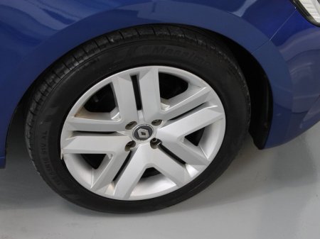 2022 Renault Clio - thumbnail 28