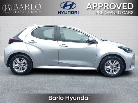 2022 Toyota Yaris 1.0i Luna €17,395