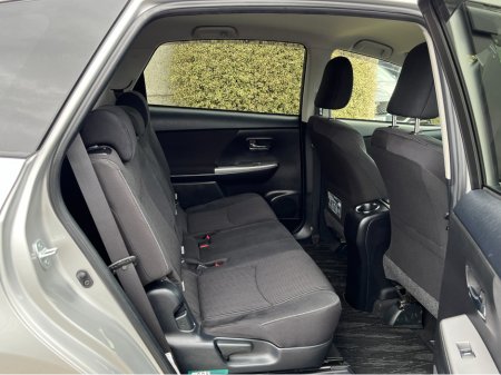 2019 Toyota Prius+ - thumbnail 11