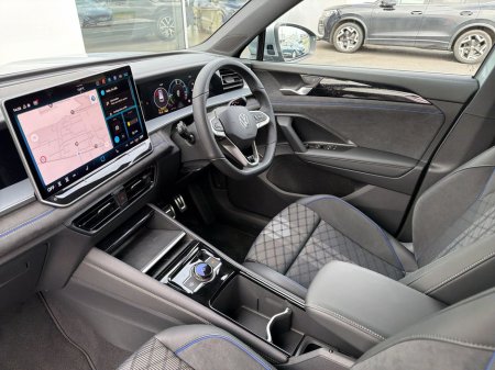 2026 Volkswagen Tayron - thumbnail 2