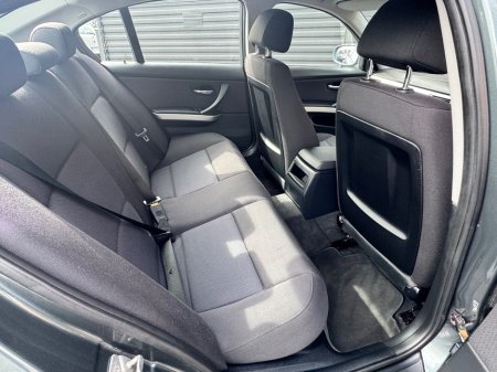 2010 BMW 3 Series - thumbnail 10