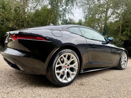 2018 Jaguar F-Type 2.0 R-DYNAMIC 300PS COUPE €41,950