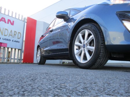 2019 Ford Fiesta - thumbnail 4