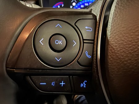 2019 Toyota Corolla 1.8 Hybrid Luna Sport Hatchback €18,900 thumbnail