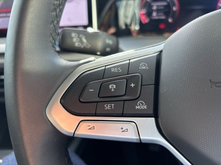 2025 Volkswagen Golf GOLF EDITION 75 2.0 TDI 116HP €31,975 thumbnail