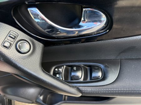 2016 Nissan Qashqai - thumbnail 12