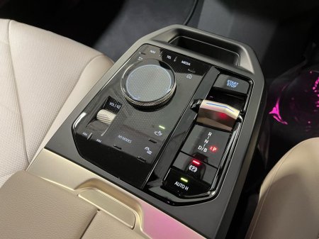 2022 BMW iX - view 4