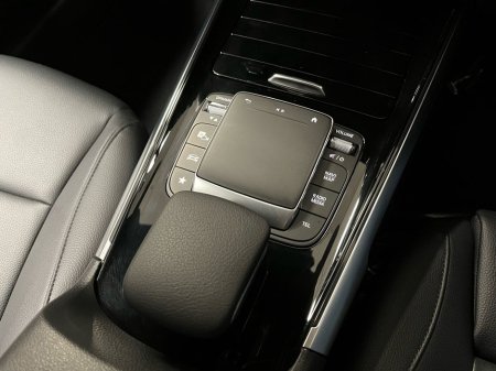 2023 Mercedes-Benz GLB - thumbnail 19