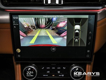 2023 Jaguar F-Pace AWD PHEV R-DYNAM €51,888 thumbnail