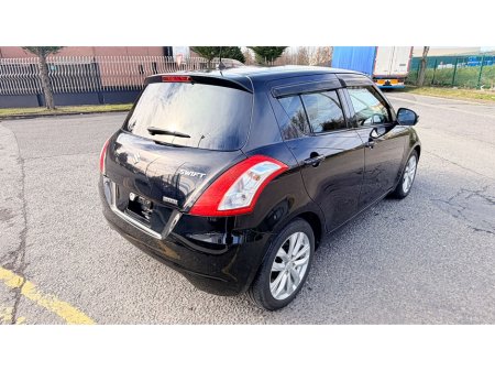 2014 Suzuki Swift - thumbnail 4