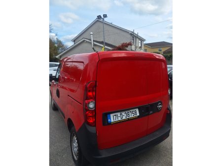 2017 Opel Combo VAN L1H1 BASE 1.6 CDTI 2000 2 2DR €8,500
